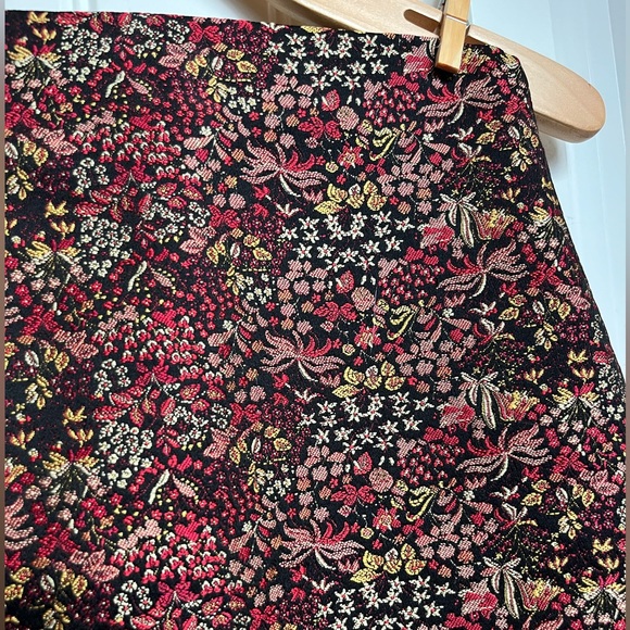 ZARA - MINI SKIRT - Floral - Picture 2 of 4